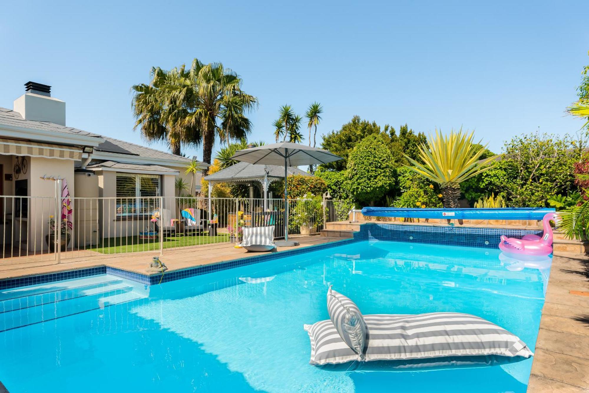 Meerendal Cottage-Affordable Luxury-Private Garden With Pool & Hot Tub Kapstaden Exteriör bild