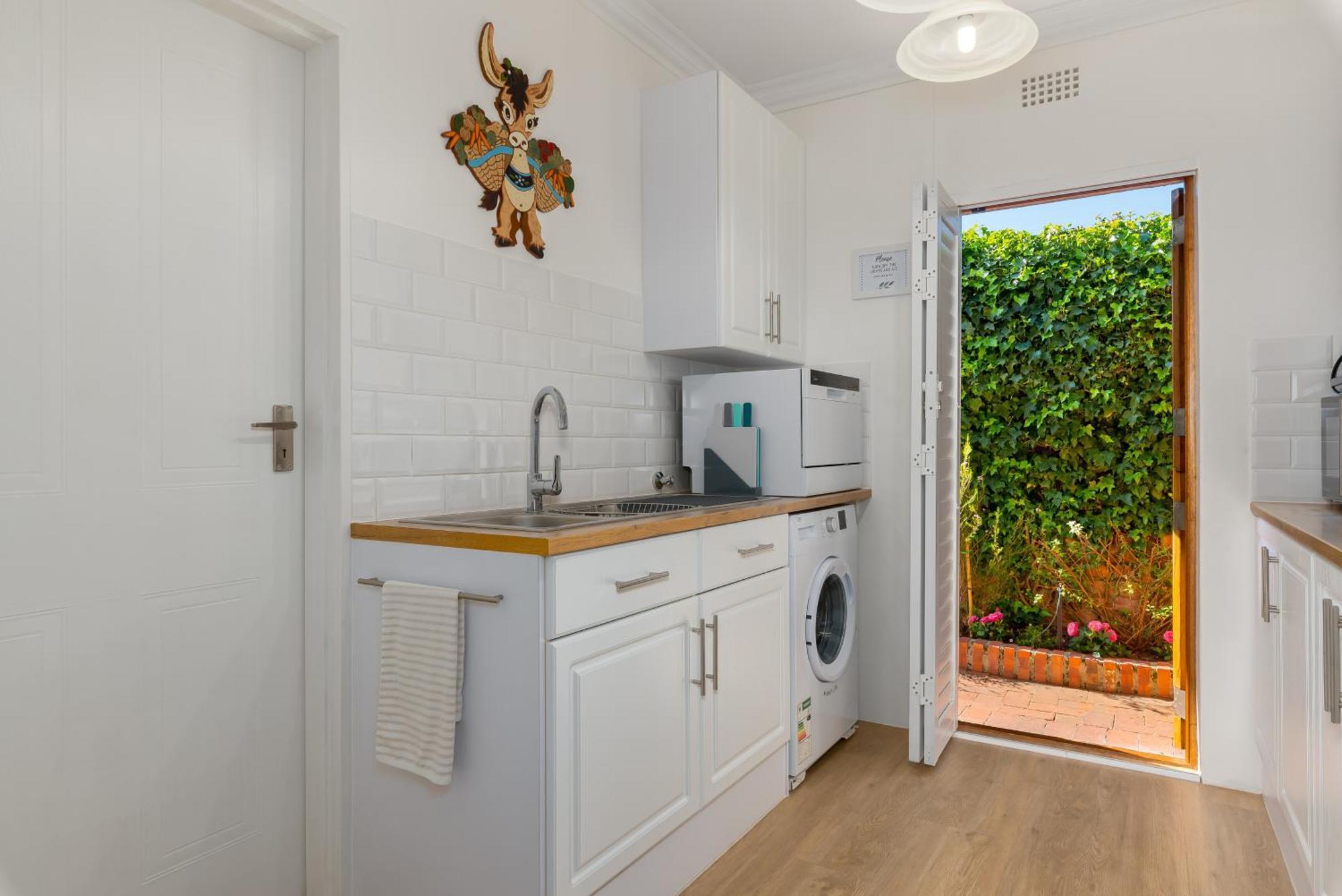 Meerendal Cottage-Affordable Luxury-Private Garden With Pool & Hot Tub Kapstaden Exteriör bild
