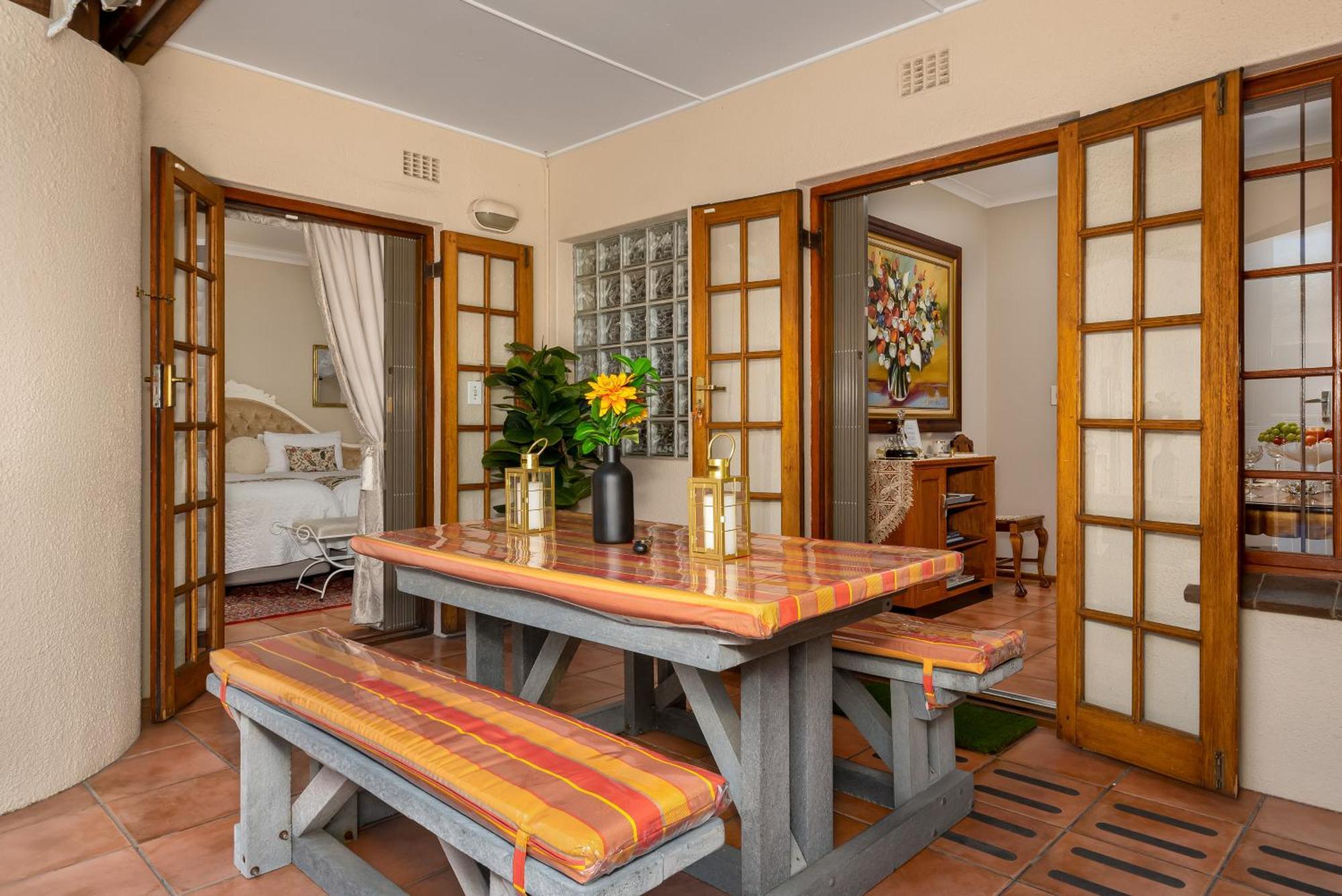 Meerendal Cottage-Affordable Luxury-Private Garden With Pool & Hot Tub Kapstaden Exteriör bild