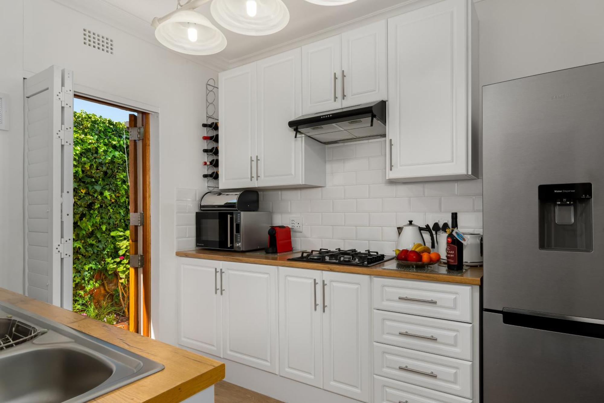Meerendal Cottage-Affordable Luxury-Private Garden With Pool & Hot Tub Kapstaden Exteriör bild