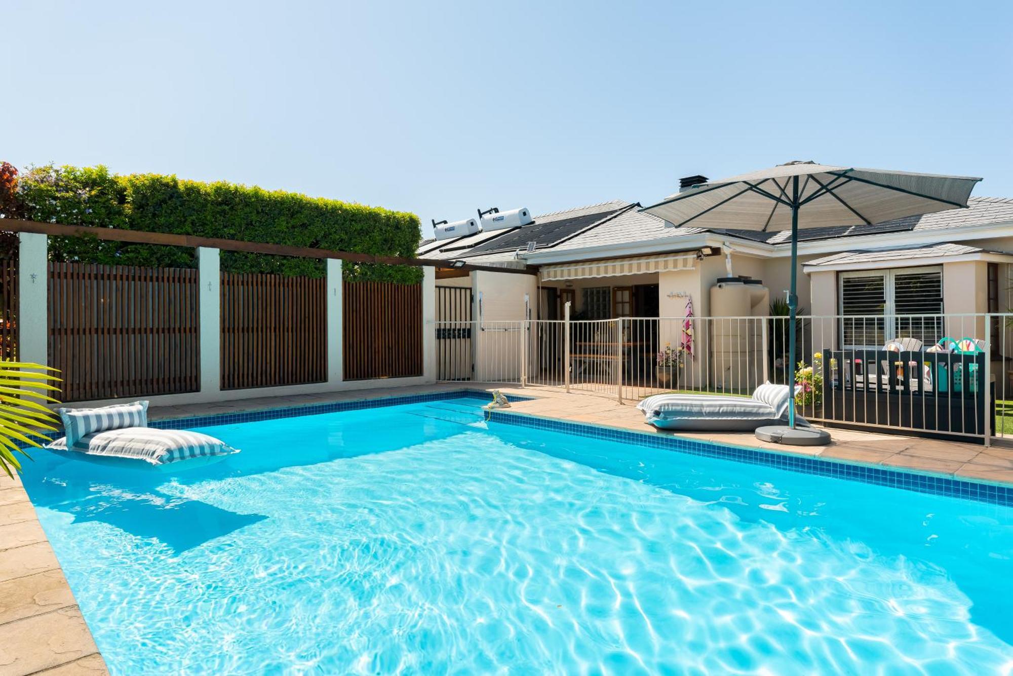 Meerendal Cottage-Affordable Luxury-Private Garden With Pool & Hot Tub Kapstaden Exteriör bild