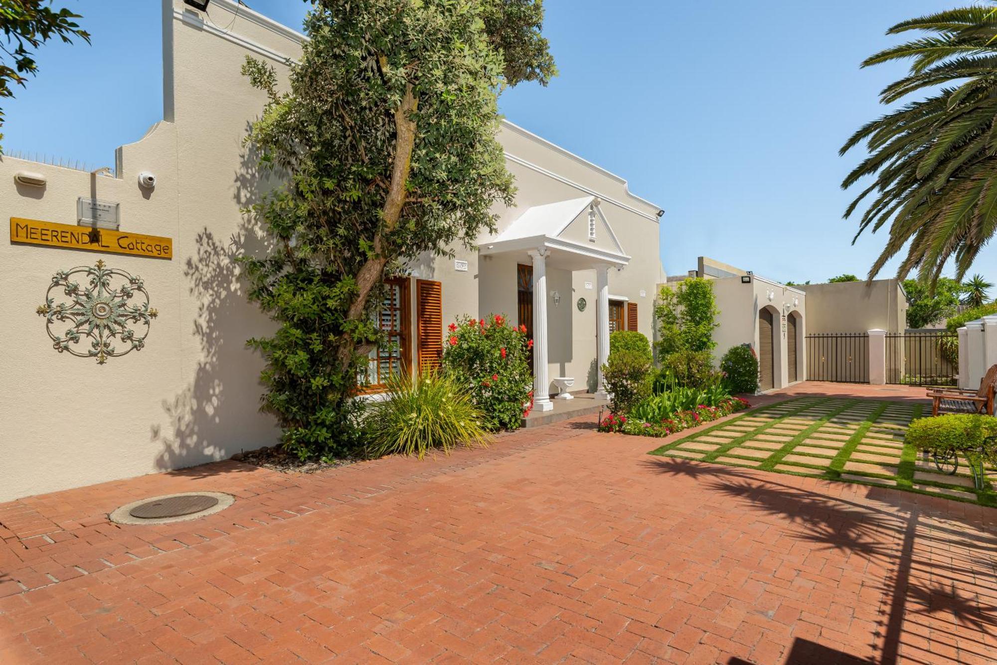 Meerendal Cottage-Affordable Luxury-Private Garden With Pool & Hot Tub Kapstaden Exteriör bild