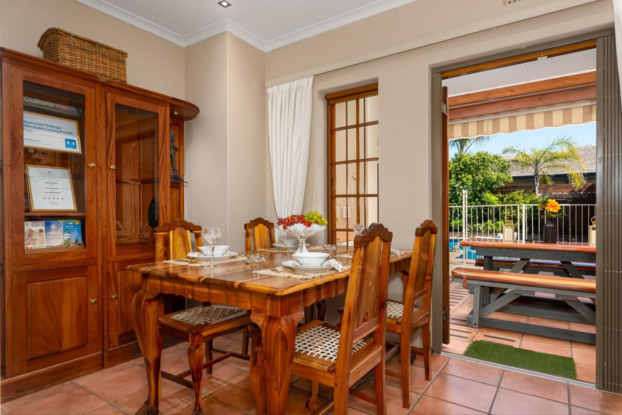 Meerendal Cottage-Affordable Luxury-Private Garden With Pool & Hot Tub Kapstaden Exteriör bild