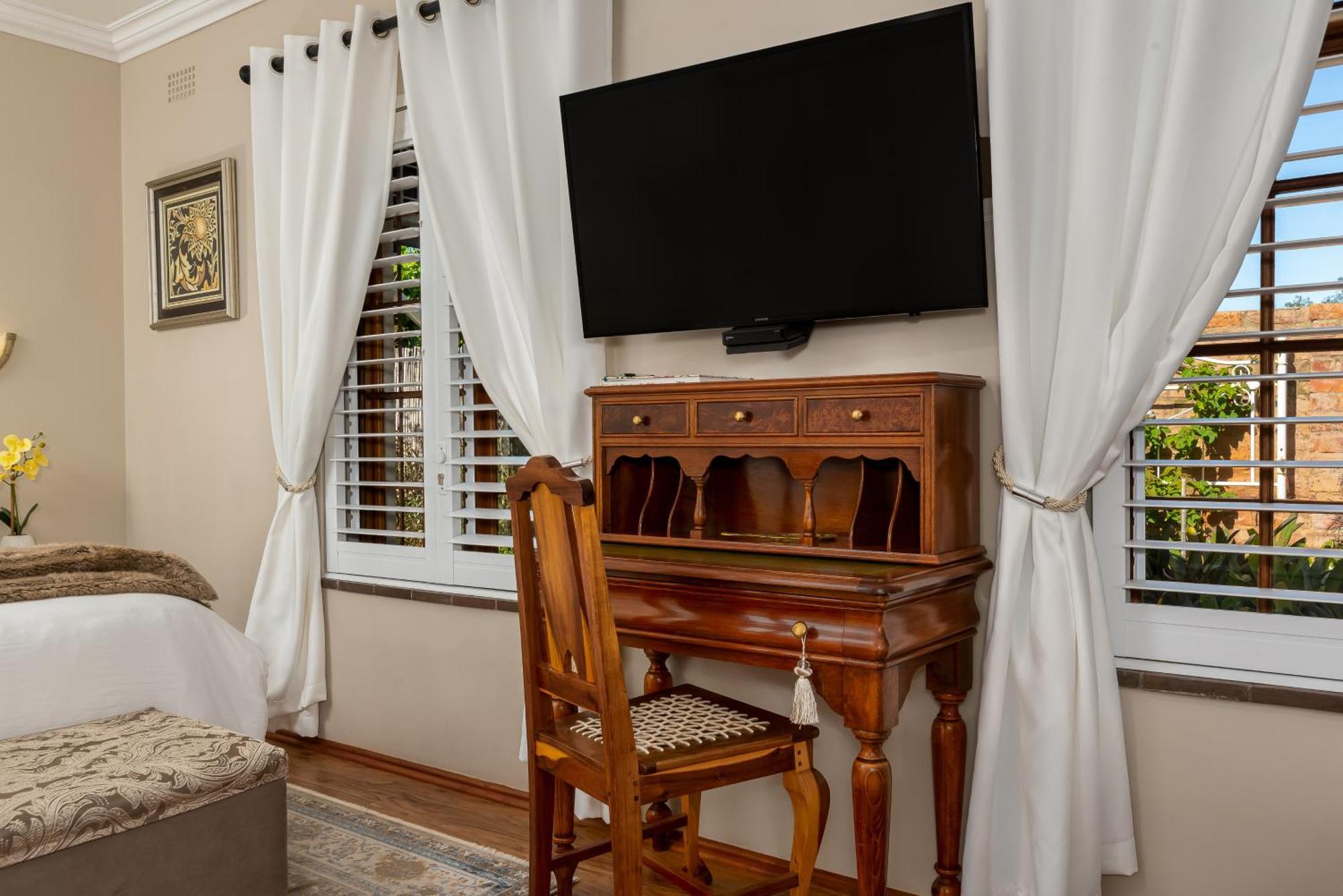 Meerendal Cottage-Affordable Luxury-Private Garden With Pool & Hot Tub Kapstaden Exteriör bild